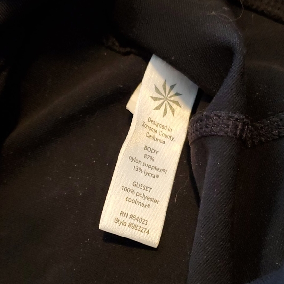 Trio Athleta Set. Leggings, capris, sports Bra - Picture 15 of 16